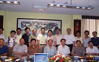 泰豪集團(tuán)2005年度中期經(jīng)營(yíng)工作會(huì)議在南昌召開